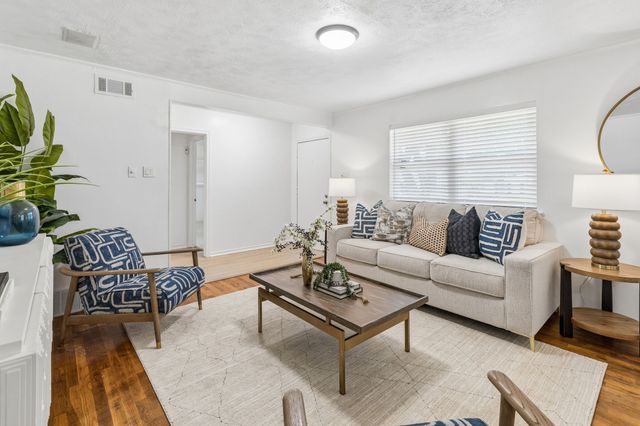 104 N Weatherred Drive, Richardson, TX 75080
