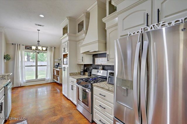 125 Woodridge Drive, Pearl, MS 39208