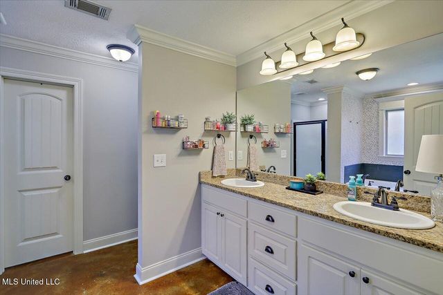 125 Woodridge Drive, Pearl, MS 39208