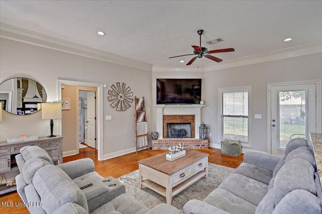 125 Woodridge Drive, Pearl, MS 39208
