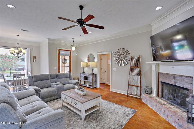 125 Woodridge Drive, Pearl, MS 39208