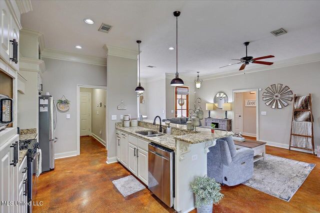 125 Woodridge Drive, Pearl, MS 39208