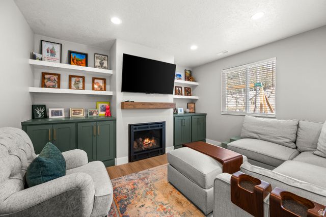 8461 DANEBORG CIR, Cottonwood Heights, UT 84121