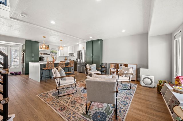 8461 DANEBORG CIR, Cottonwood Heights, UT 84121