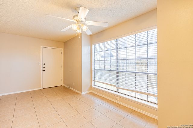 10561 Starcrest, San Antonio, TX 78217