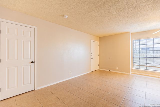 10561 Starcrest, San Antonio, TX 78217