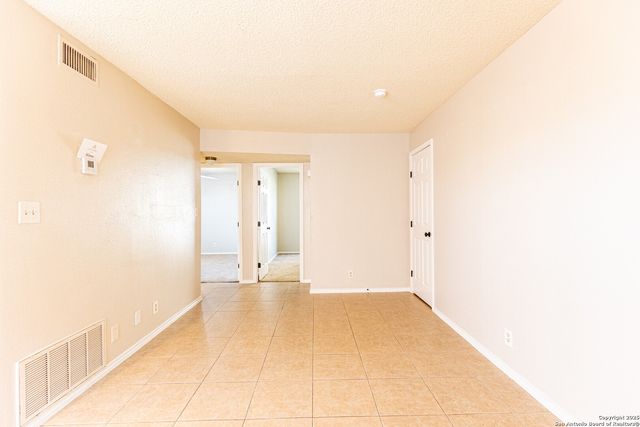 10561 Starcrest, San Antonio, TX 78217