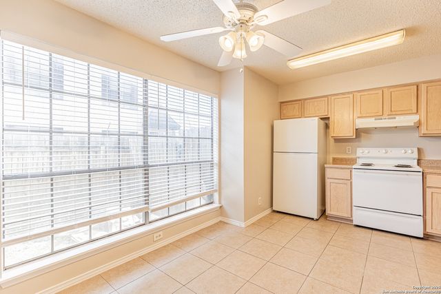10561 Starcrest, San Antonio, TX 78217