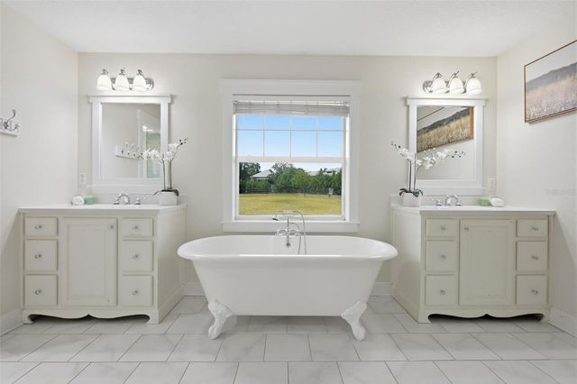 1713 REYNOLDS ROAD, De Leon Springs, FL 32130