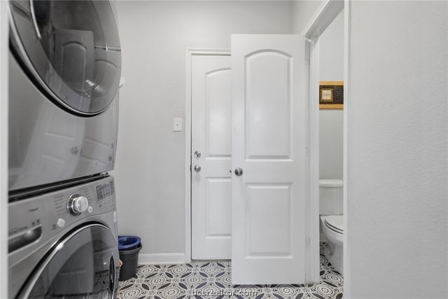 2403 Cheyenne Drive, Brenham, TX 77833