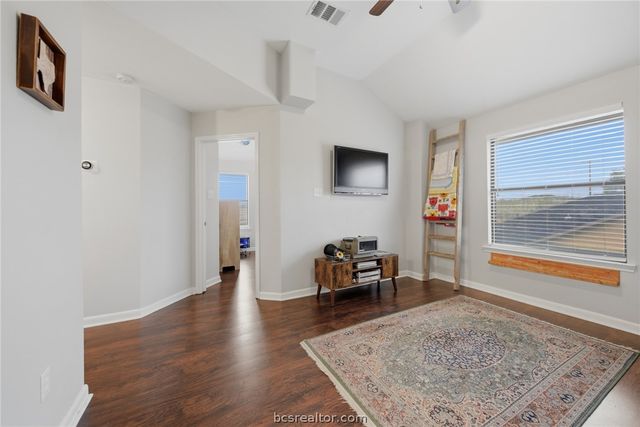 2403 Cheyenne Drive, Brenham, TX 77833