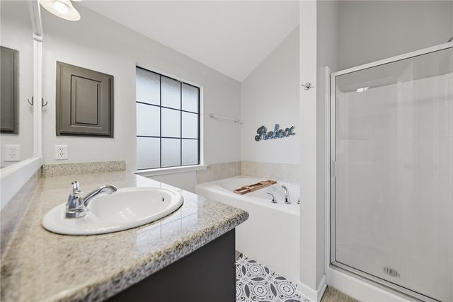 2403 Cheyenne Drive, Brenham, TX 77833