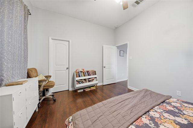 2403 Cheyenne Drive, Brenham, TX 77833