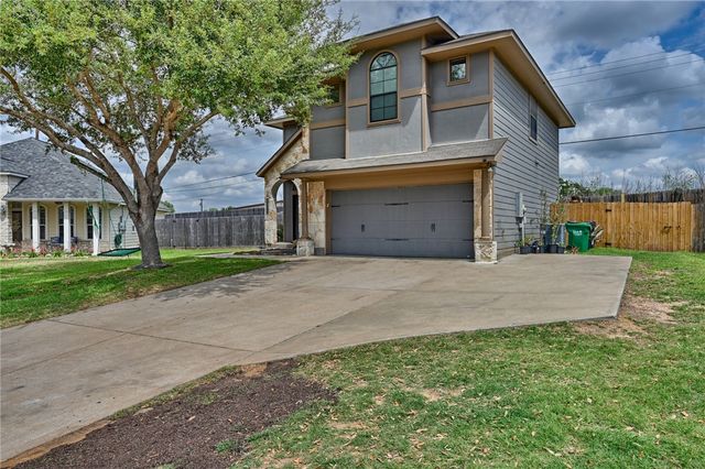 2403 Cheyenne Drive, Brenham, TX 77833