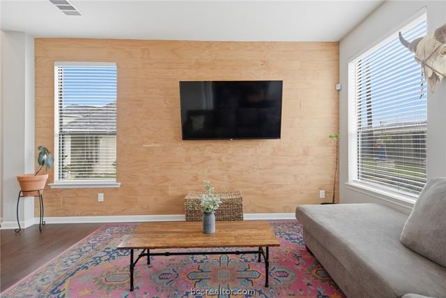 2403 Cheyenne Drive, Brenham, TX 77833