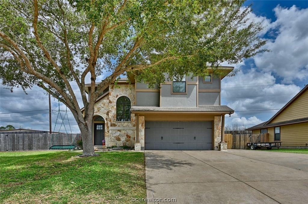 2403 Cheyenne Drive, Brenham, TX 77833