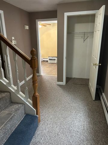 7 Valleyview Ct 3, Fitchburg, MA 01420