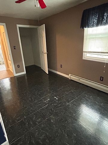 7 Valleyview Ct 3, Fitchburg, MA 01420