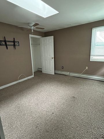 7 Valleyview Ct 3, Fitchburg, MA 01420