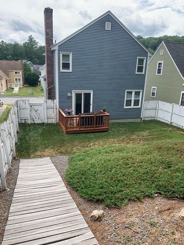 7 Valleyview Ct 3, Fitchburg, MA 01420