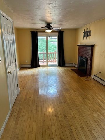 7 Valleyview Ct 3, Fitchburg, MA 01420