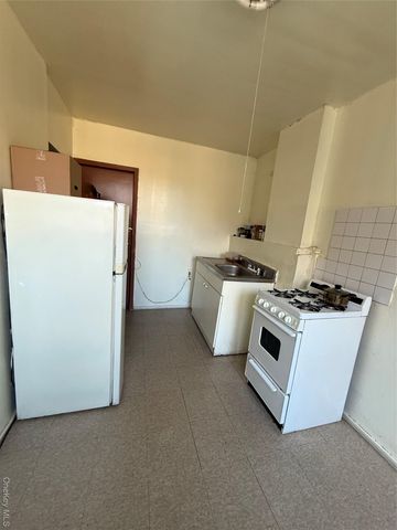 950 Rev James Polite Avenue, Bronx, NY 10459