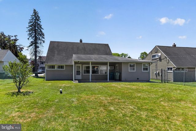 17 IDOLSTONE RD, Levittown, PA 19057