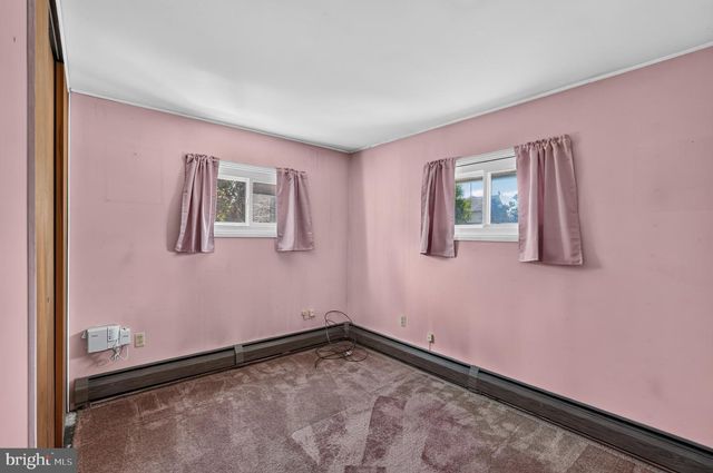 17 IDOLSTONE RD, Levittown, PA 19057