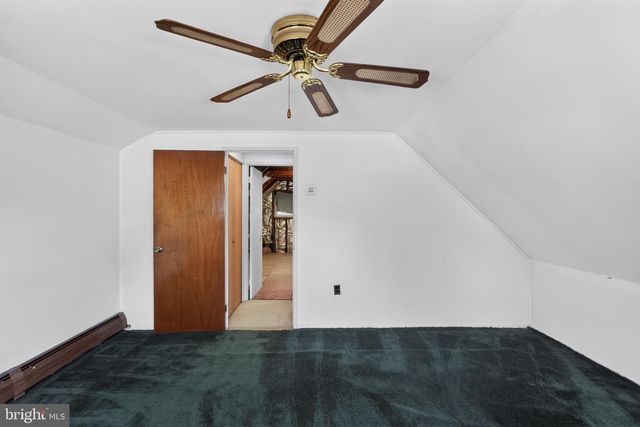 17 IDOLSTONE RD, Levittown, PA 19057