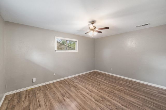 2322 W 1st Avenue, Corsicana, TX 75110