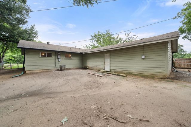 2322 W 1st Avenue, Corsicana, TX 75110