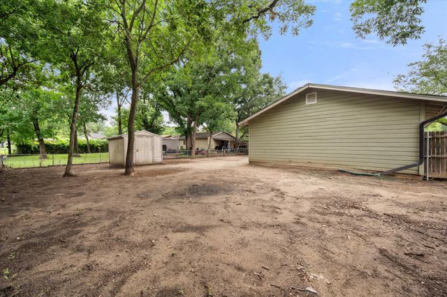 2322 W 1st Avenue, Corsicana, TX 75110