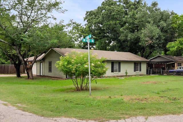 2322 W 1st Avenue, Corsicana, TX 75110