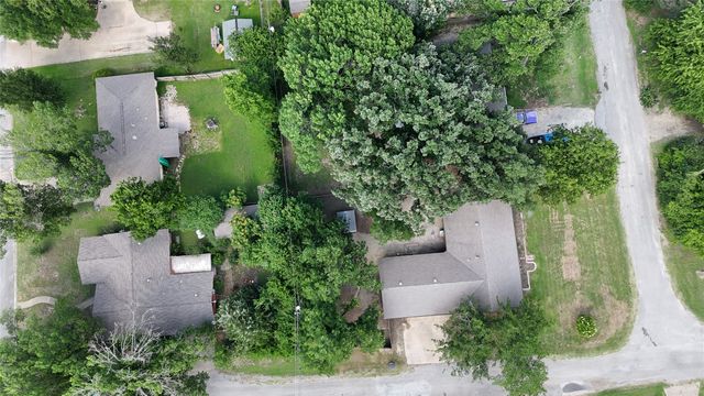 2322 W 1st Avenue, Corsicana, TX 75110