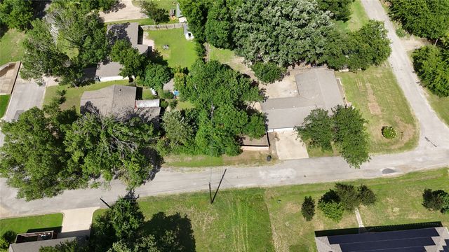 2322 W 1st Avenue, Corsicana, TX 75110