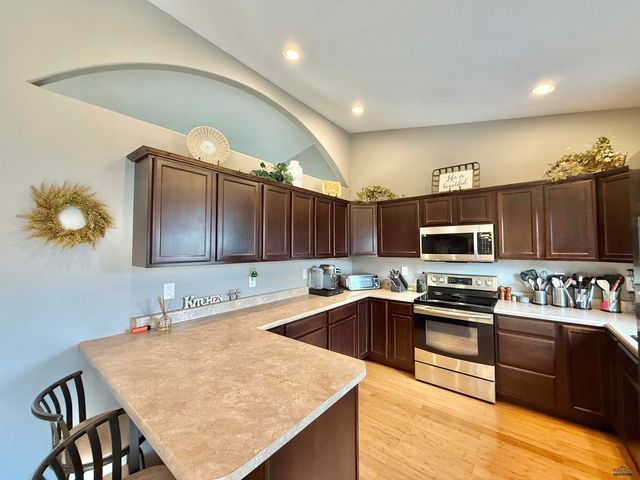 14827 GLENWOOD DR, Summerset, SD 57769