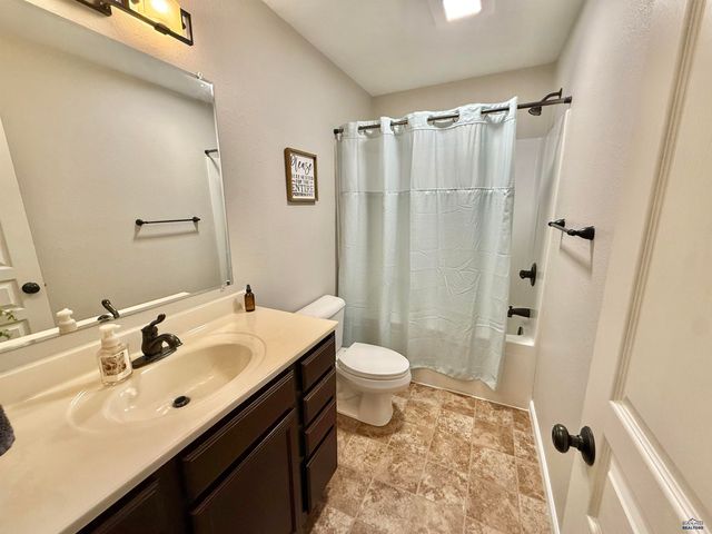 14827 GLENWOOD DR, Summerset, SD 57769