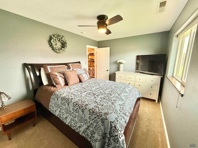 14827 GLENWOOD DR, Summerset, SD 57769