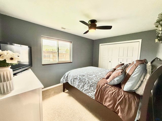 14827 GLENWOOD DR, Summerset, SD 57769