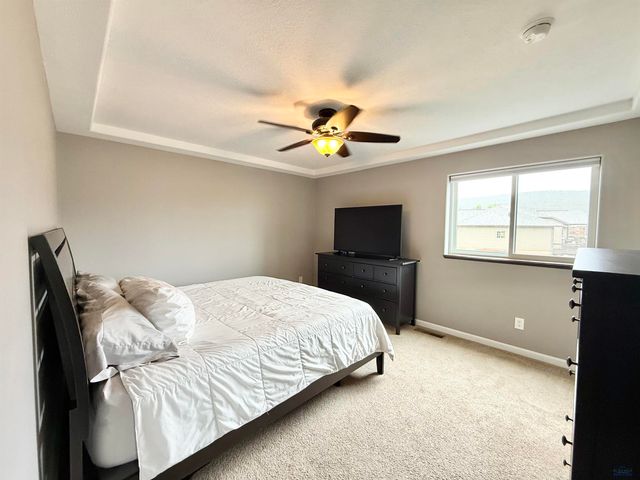 14827 GLENWOOD DR, Summerset, SD 57769