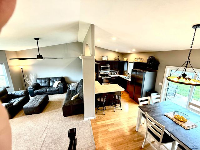 14827 GLENWOOD DR, Summerset, SD 57769