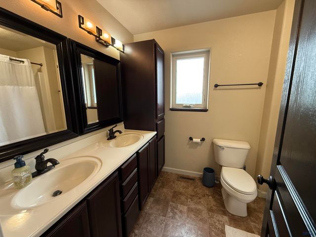 14827 GLENWOOD DR, Summerset, SD 57769