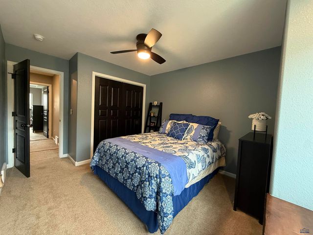 14827 GLENWOOD DR, Summerset, SD 57769