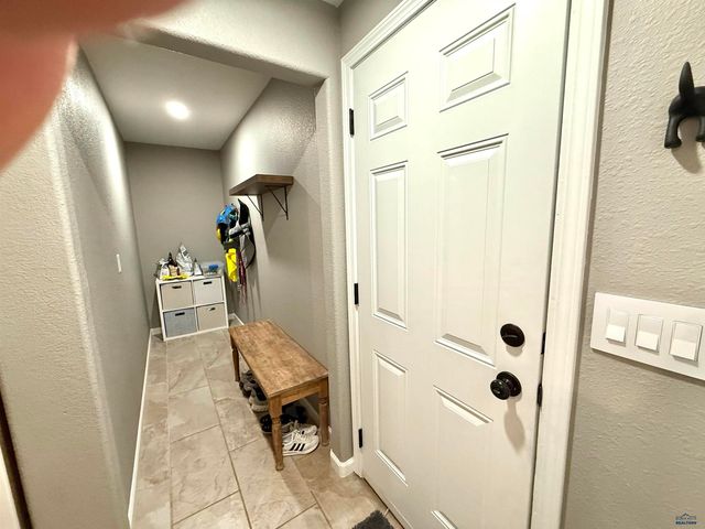 14827 GLENWOOD DR, Summerset, SD 57769