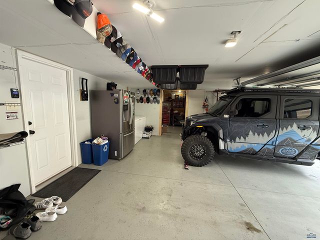 14827 GLENWOOD DR, Summerset, SD 57769