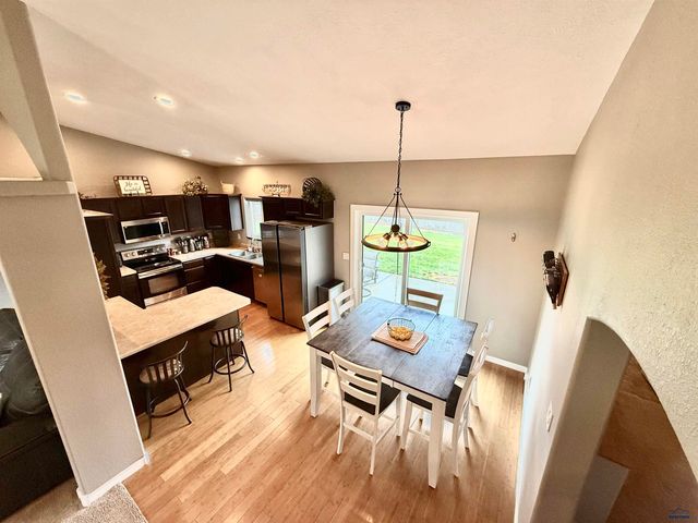 14827 GLENWOOD DR, Summerset, SD 57769