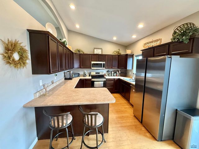 14827 GLENWOOD DR, Summerset, SD 57769