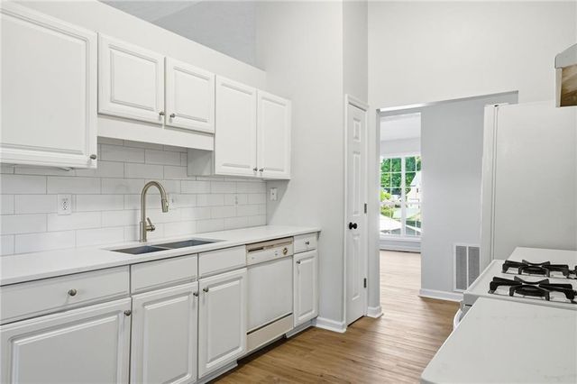 204 Five Iron Court NW, Kennesaw, GA 30144