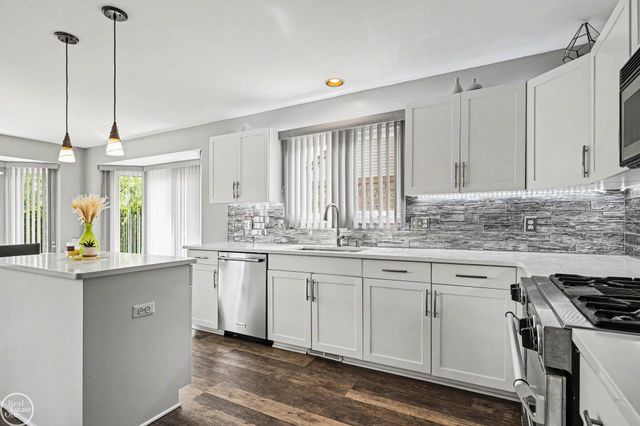 48710 Lafayette Drive, Macomb Twp, MI 48044