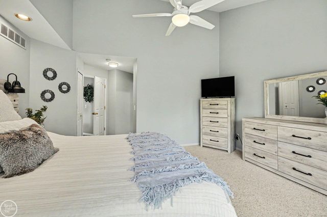 48710 Lafayette Drive, Macomb Twp, MI 48044